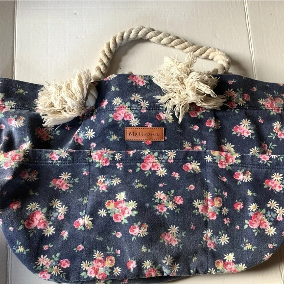 Malirona Floral  Canvas Weekend Bag - Picture 5 of 11